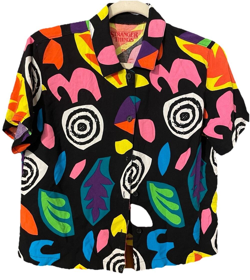 Stranger Things Size Small S Button-Up Top Short Sleeve 80s Multicolor